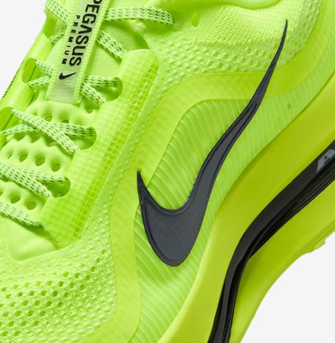 Nike Pegasus Premium Volt Weiß Schwarz HQ2592-700