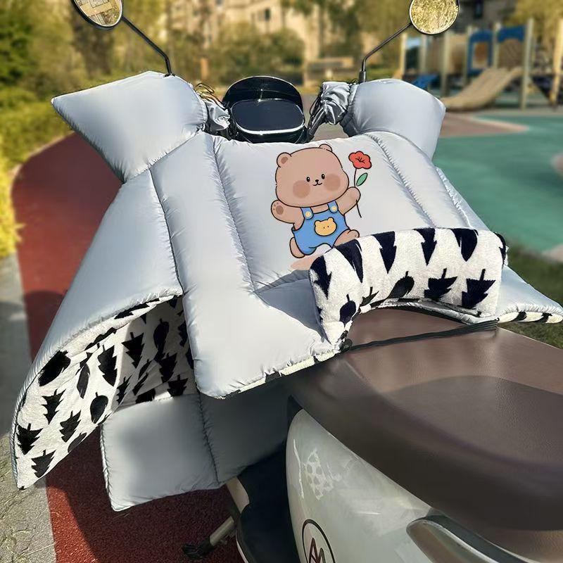 

Thickened Velvet-Lined Electric Car & Motorcycle Windshield Quilt: Waterproof, Windproof, Winter Cold Protection Fleece