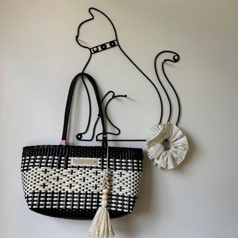 Retro Cartoon Cats Wall Hook Minimalist Design For Home Decors Functional To Hanging Clothes Hats And Bags Durable Iron Materials Suitable For Various