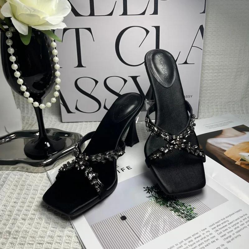 Fashion 2025 Summer New Fashionable Sexy Horseshoe Heel 9cm Set Sandals with Diamond Decoration Luxury High Heels Slippers