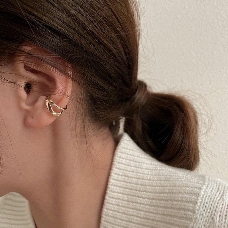 

Trendy Retro Geometric Ear Clips for Non-Pierced Ears: Fashionable and Unique Design for Women золотой