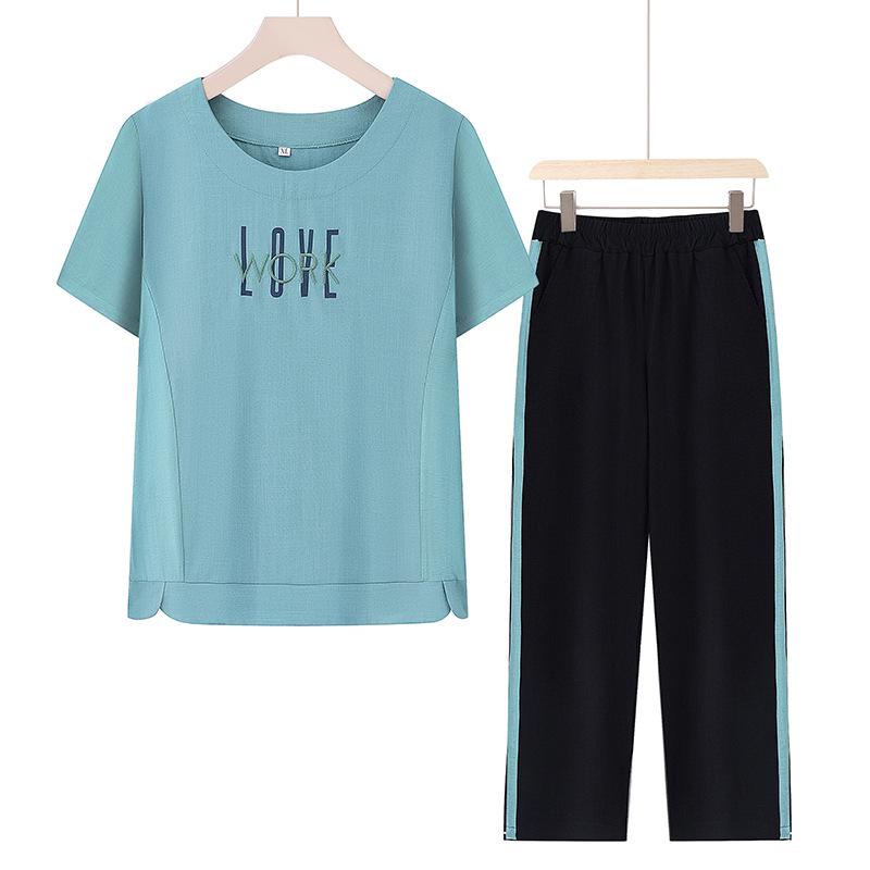 Summer Casual Sports Suit for Middle-Aged Women: Short-Sleeved T-shirt and Shorts Set