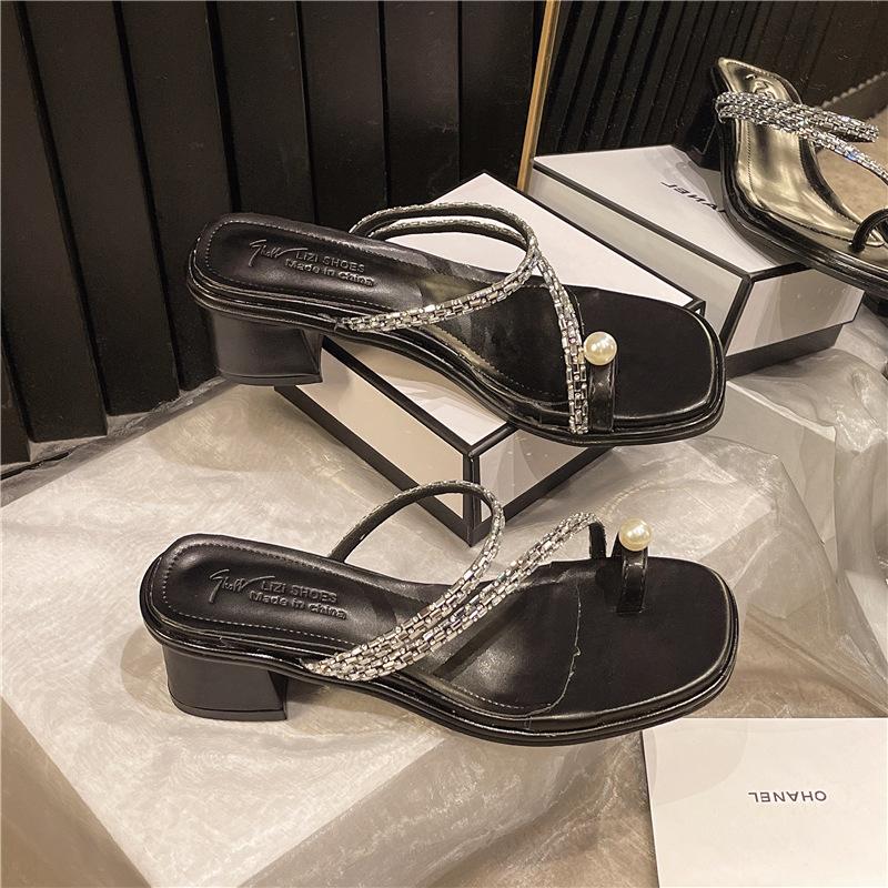 Fashion pearl one-word with set toe casual women's shoes 2025 summer new thick heel outer wear cool slippers 2025 direct sales