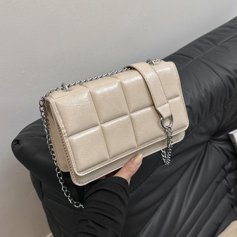 Solid color casual indentation square 2025 new fashion simple trend temperament chain shoulder crossbody small square bag
