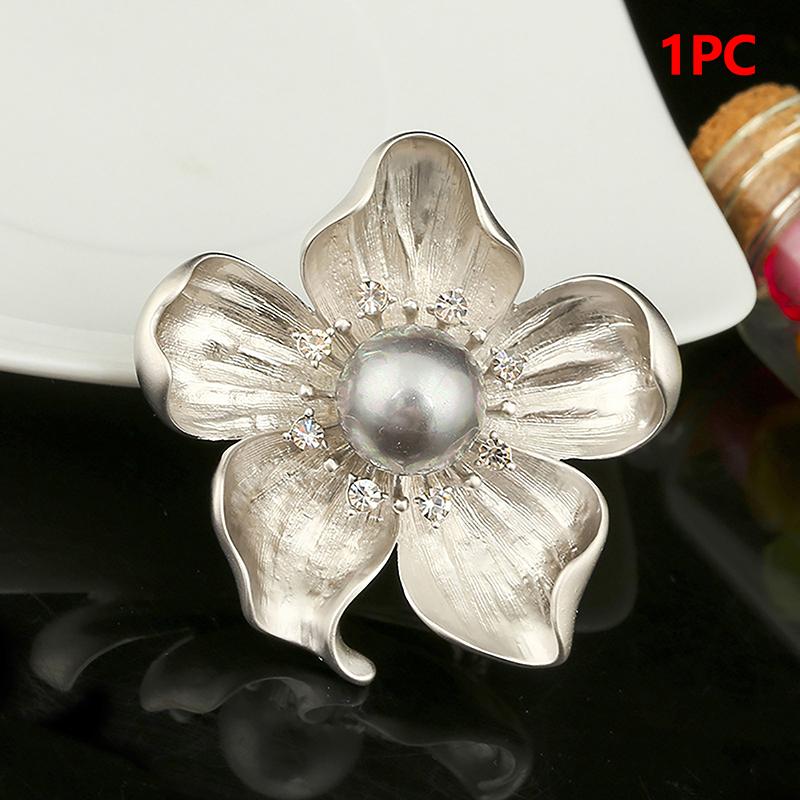 

1pc Vintage Alloy Flower Brooch with Faux Pearl Fashion Pin for Suit Jacket Coat Elegant Women’s Clothing Accessory