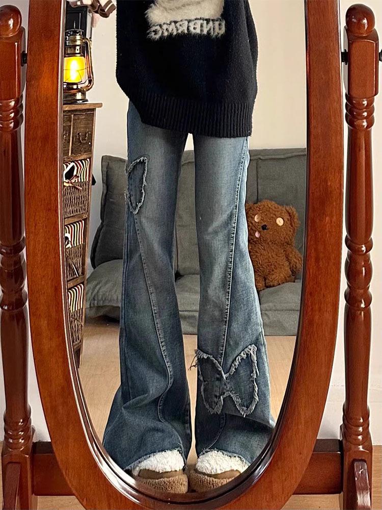 Dámské plus size džíny s vysokým pasem a rozšířenými nohavicemi s retro motýlí výšivkou – Ideální na jaro a podzim