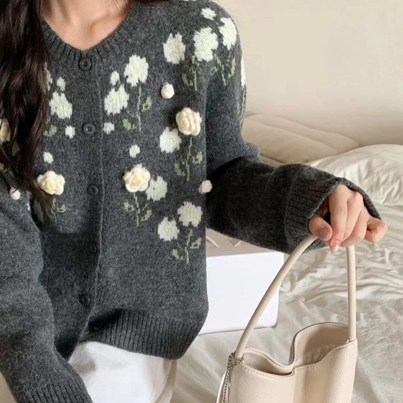 Gentle three-dimensional flower soft waxy sweater jacket women's autumn and winter new loose crew neck sweater vest knitted cardigan women