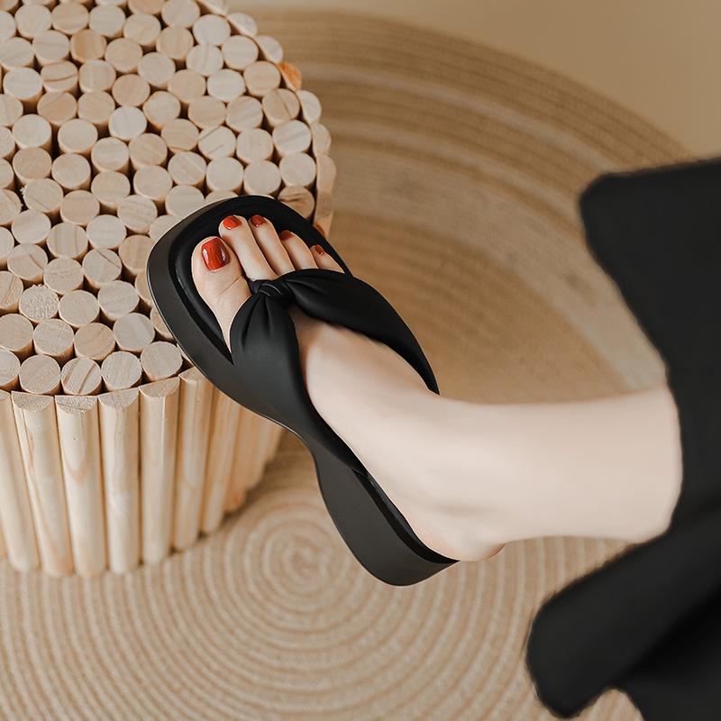 Thick-soled Flip-flops for Women's Summer Outer Wear 2025 Spring and Summer New Fashion Japanese Shit-stepping Feeling Sandals Muffin Bottom