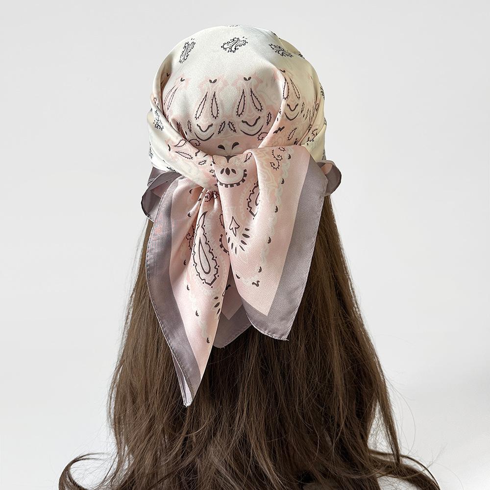 Black and White Cashew Floral Silk Scarves Wholesale Hot-selling, 71cm Headscarves, Headscarves, Square Scarves for Women, Summer Thin Scarves