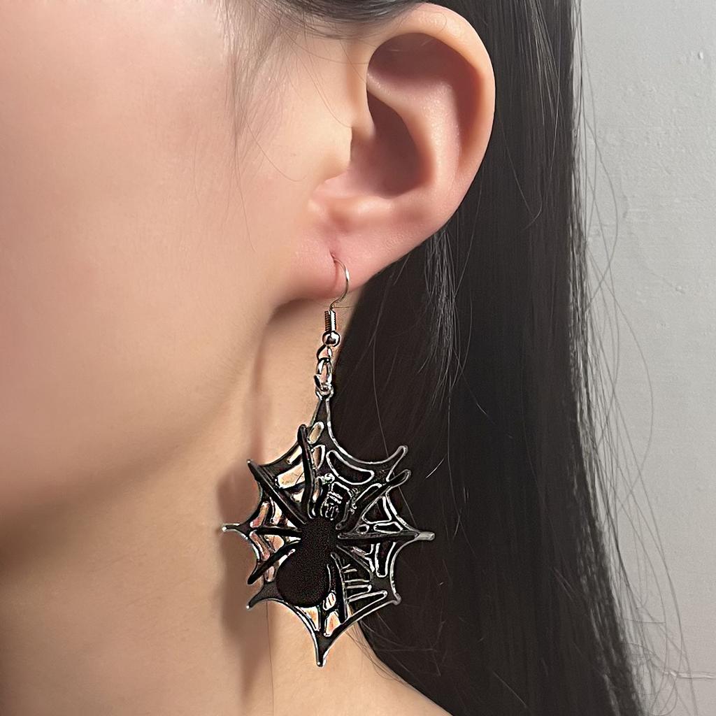 Dark and unique acrylic spider earrings in a Gothic style, funny and versatile for women