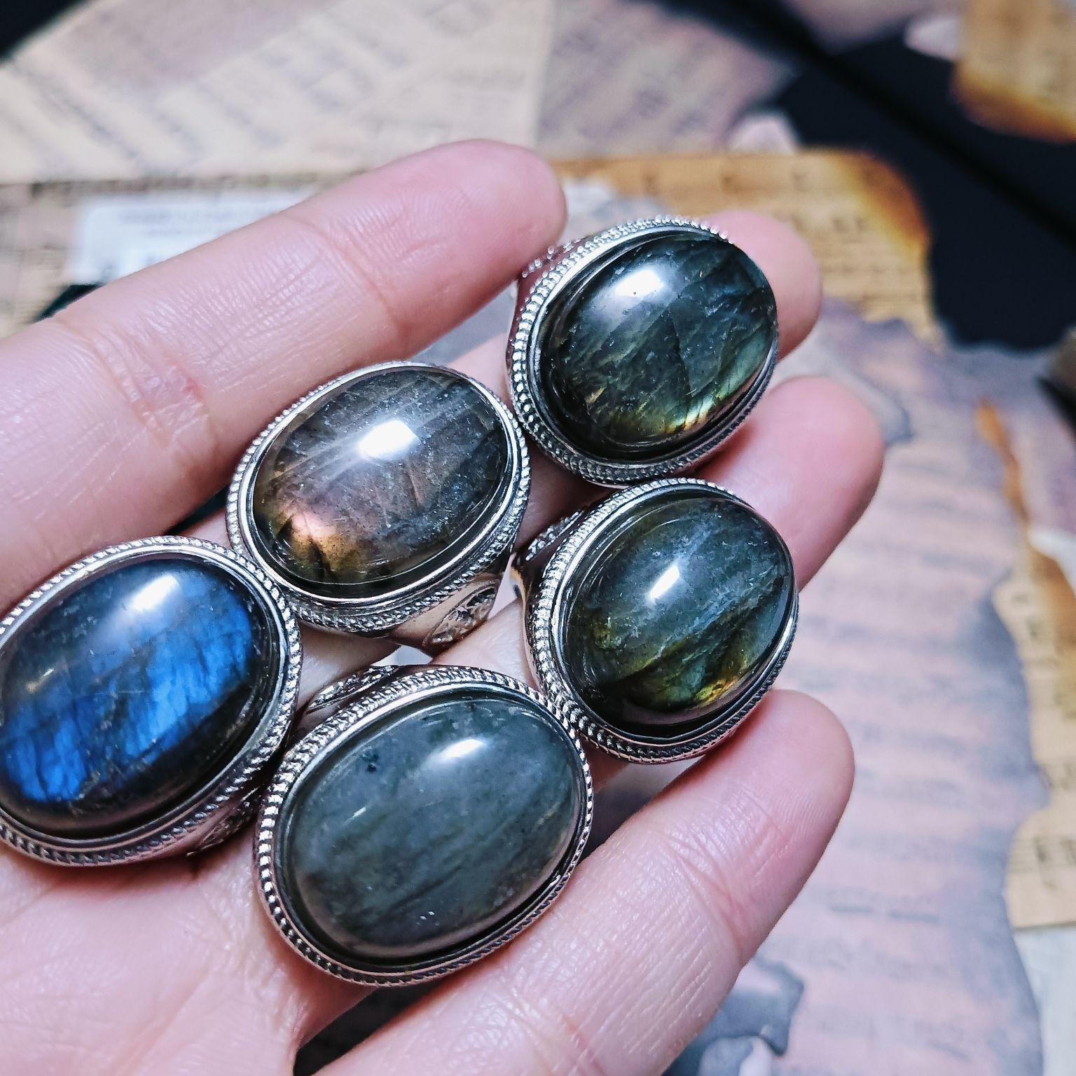 

Мужское кольцо с лунным камнем, инкрустированное нержавеющей сталью, с узором из камней, ручной работы, в стиле ретро, для пары, подарок на День святого Валентина 15*20mm Send one