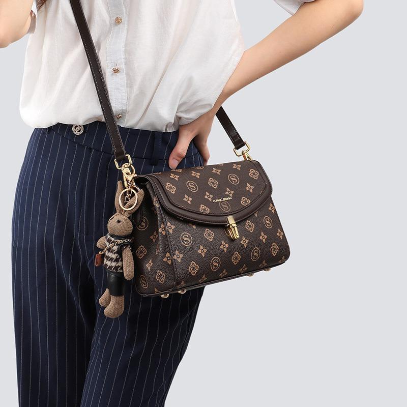 Bags New women's bags Spring and summer shoulder messenger bags Large capacity fashionable versatile commuter mother bags