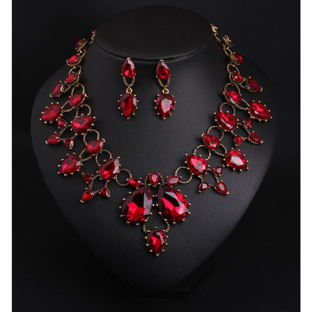 European and American Crystal Glass Gemstone Short Collarbone Necklace Exaggerated Retro Women s Accessories