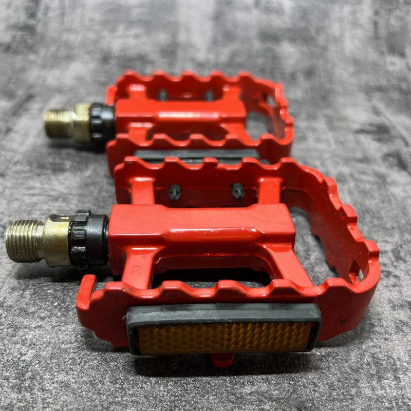 Q093 Bicycle Pedals BMX Ultra-light Pedals Foot Pegs Outdoor Cycling Sports MTB Road Bike Bicycle Pedals