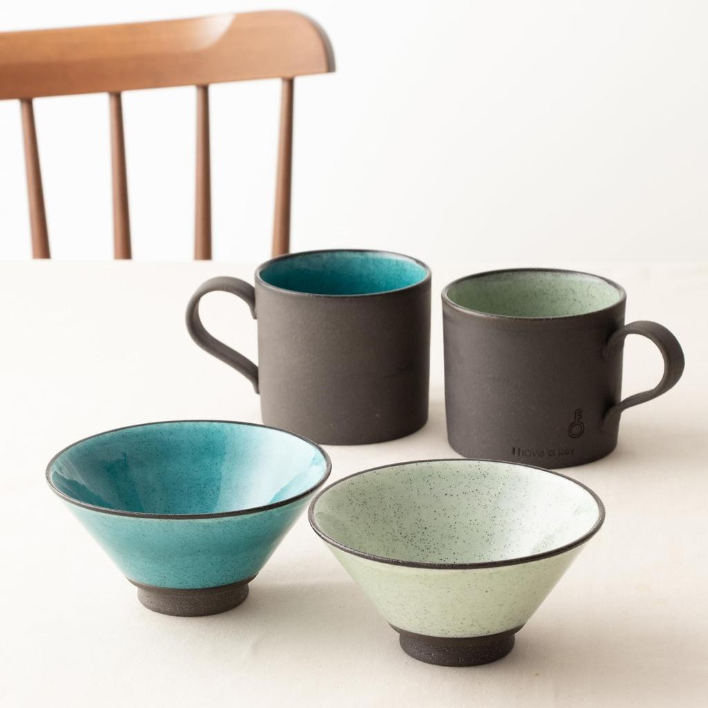 Koyo Pottery Black Earth Key Mug, Blautopas, 20402