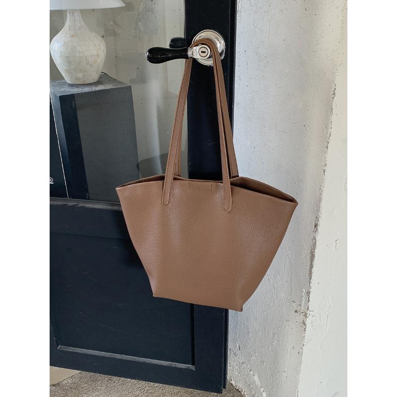 

Shoulder large bag logo niche bag women s high-end sense exquisite soft large-capacity commuter tote bag хаки
