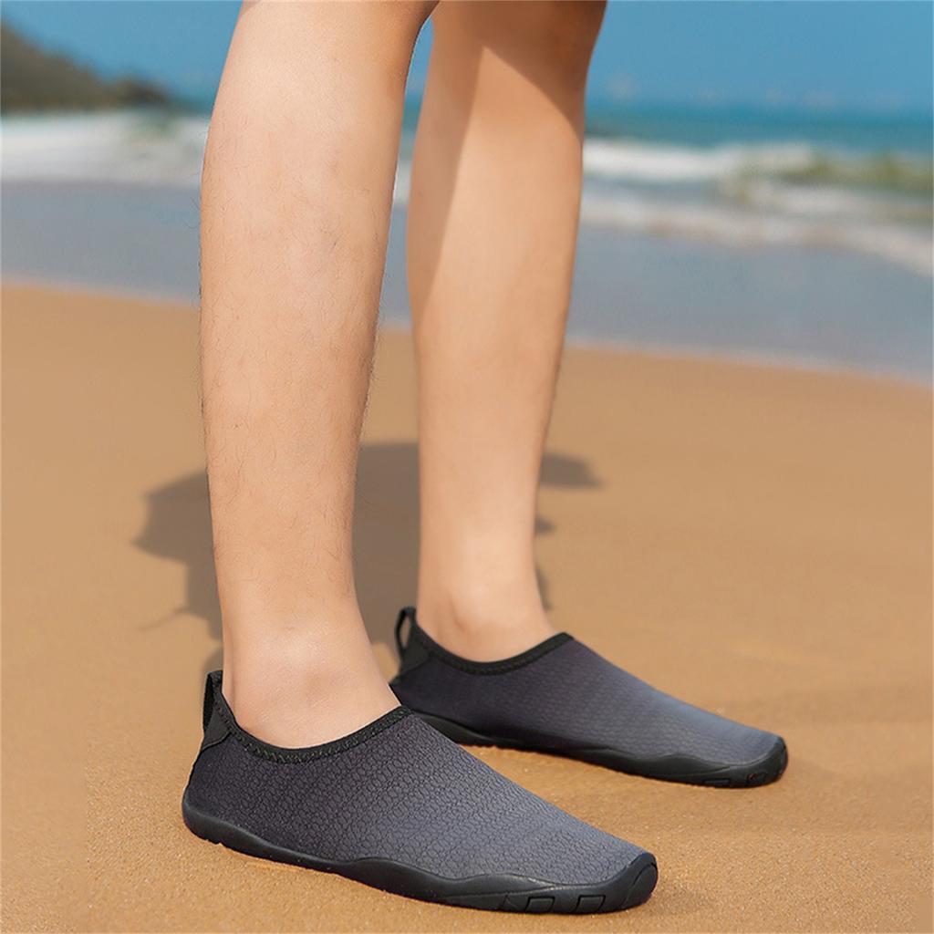 Unisex Water Shoes Quick Dry Aqua Socks Lightweight Barefoot Swim Shoes for Beach Pool Surf Yoga Exercise Walking