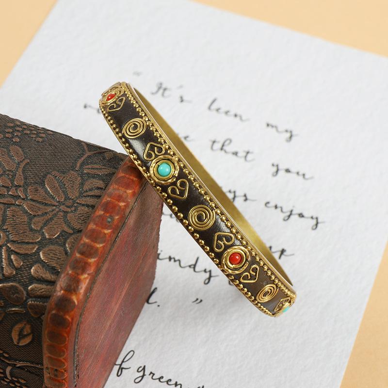 Tibetan Nepalese Bracelet Vintage Brass Inlaid Turquoise Xizang Handmade Bracelet Exotic Accessories for Men and Women