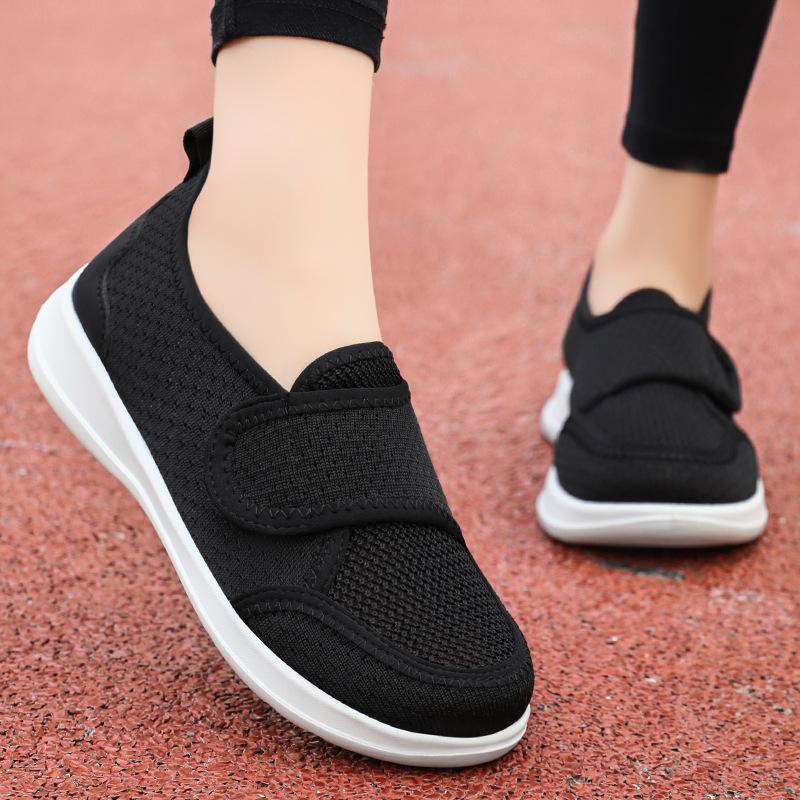 Boty dámské boty nové ležérní boty létající tkané prodyšné síťované boty lehké boty na suchý zip pro matky všestranné jednoduché boty