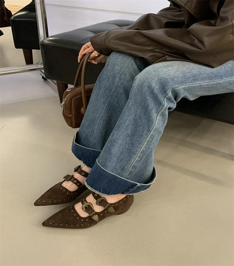 Innenmode Niet spitze Gürtelschnalle Mary Jane Schuhe Damen 2025 neu retro vielseitig einzelne Schuhe