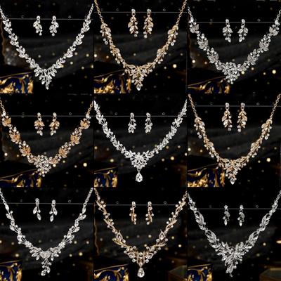 Set Collana e Orecchini Pendenti Floreali in Cristallo Vintage - Gioielli Eleganti da Sera