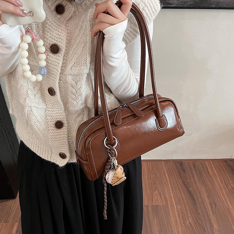 Simple Internet Celebrity Bag 2025 New Fashion Autumn and Winter Shoulder Women's Bag High Sense Underarm Versatile Boston Bag Tide