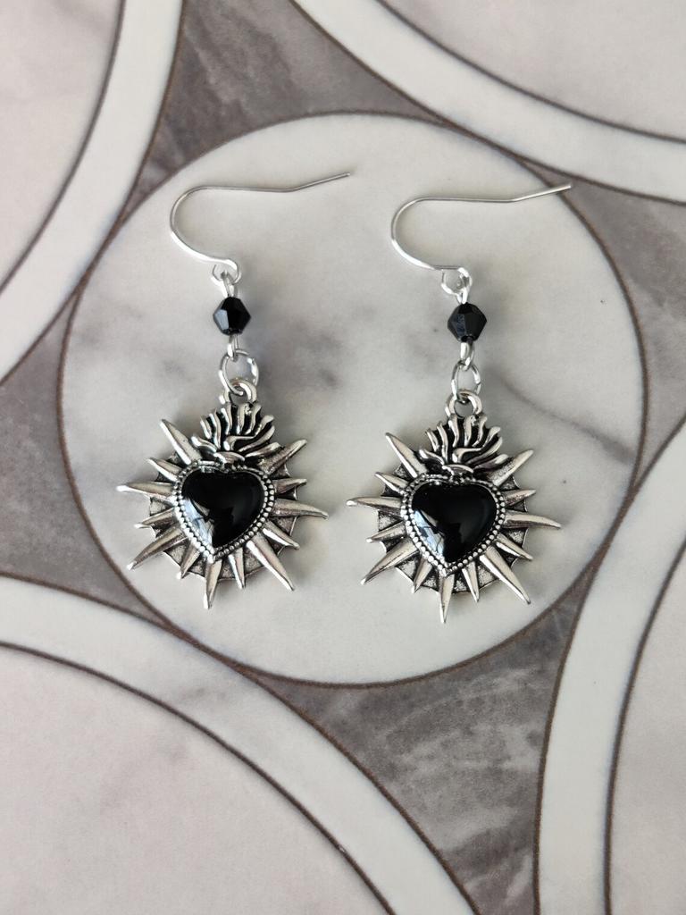 Gothic Retro Sliver Color Flame Sacred Heart Talisman Black Heart Shape Dangle Earrings for Women Hallowmas Party Jewelry Gifts