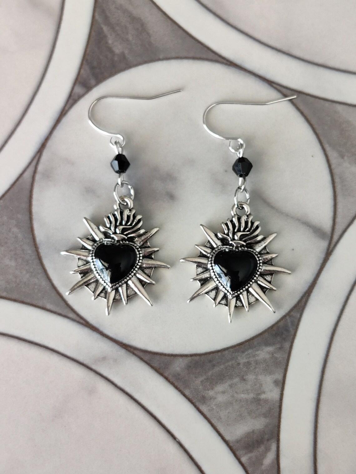 Gothic retro sliver color Flame Sacred Heart Talisman Black Heart shape Dangle Earrings for women Hallowmas party Jewelry Gifts