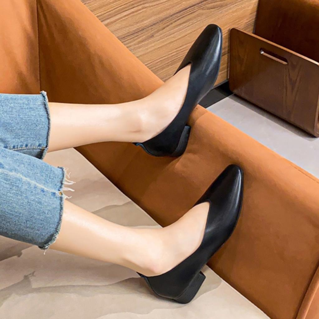 Soft Sole 2025 New Cowhide Comfortable and Breathable Low Heel Square Head Shallow Mouth Single Shoes Women's Flat Bottom Non-grinding Feet Grandma