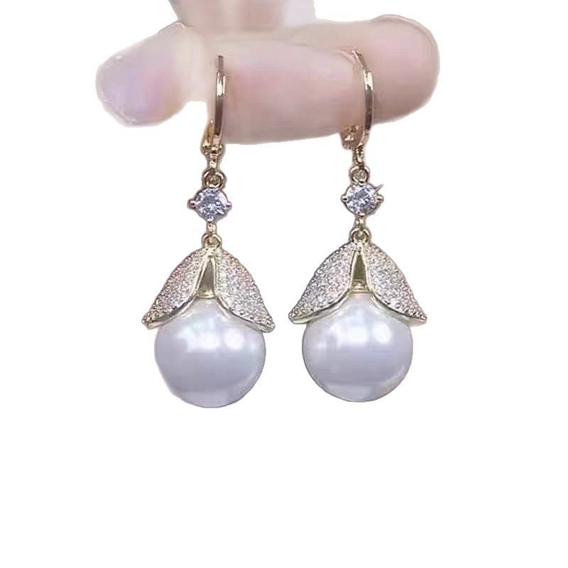 High-end light luxury full of diamond leaves bead earrings design zircon ear buckles niche fashion versatile exquisite earrings