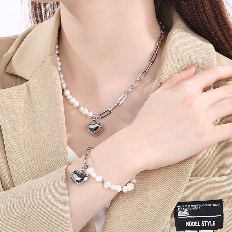 

Stylish Shell Pearl Heart Pendant & Stainless Steel Layered Chain Jewelry Set