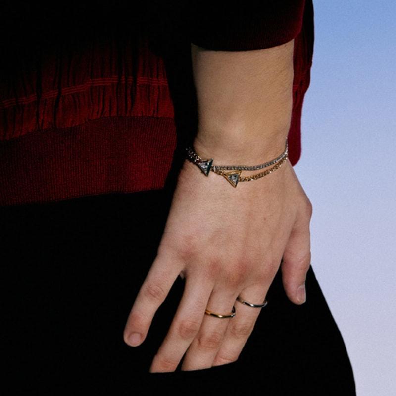 

NUMBERING #5995 Gold