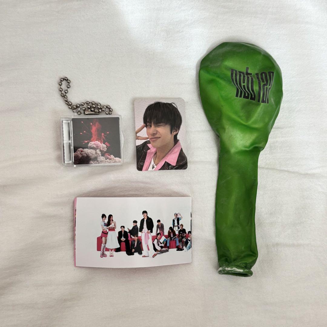 

Використаний SMTOWN LIVE 2025 NCT 127 JUNGWOO Official Album Time Capsule ver. 3 з Items Set Limited СЕУЛ