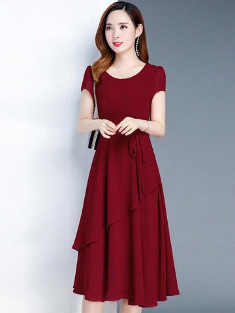 

Летнее приталенное платье, стройнящее и подчеркивающее фигуру, темпераментное, средней длины, А-силуэта, с круглым вырезом, большого размера, свободного кроя, женское 3XL красный