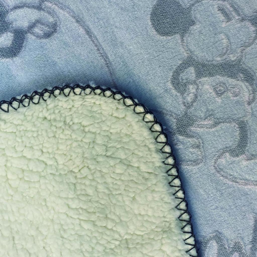Marushin Disney Mickey Mouse Gray Pattern 70cm H X 100cm Winter Product 2245030100 Throw, Approx. W, Cute, Fluffy, Stylish, Warmer, Number
