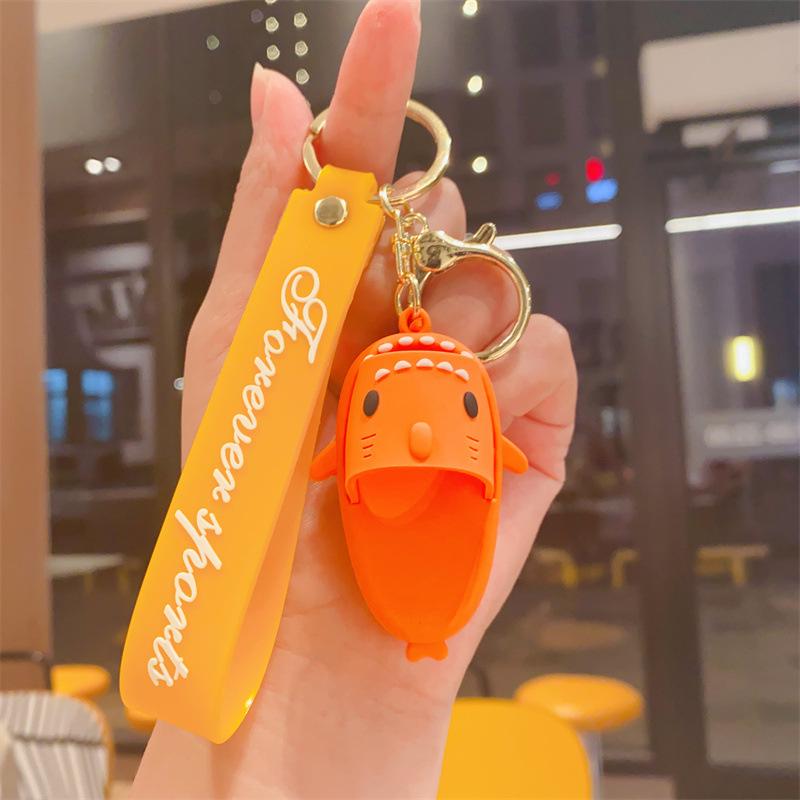 Kreativer Süßer Haifisch-Pantoffeln Schlüsselanhänger Trendiger Partner Schultaschen-Anhänger Auto-Schlüsselanhänger Anhänger Geschenk