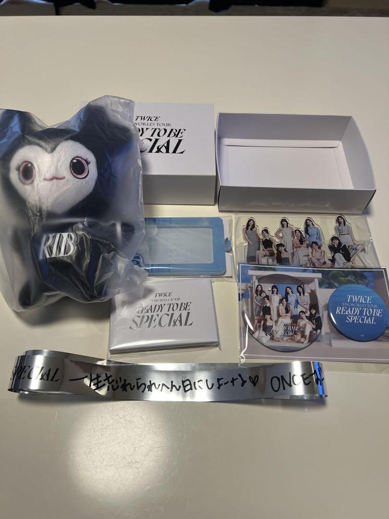 [USED] TWICE Upgrade Bonus Set