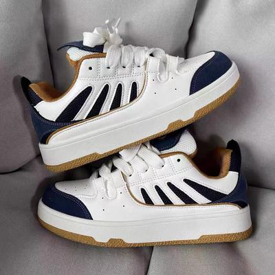 Turnschuhe, modische Schuhe mit dickem Boden