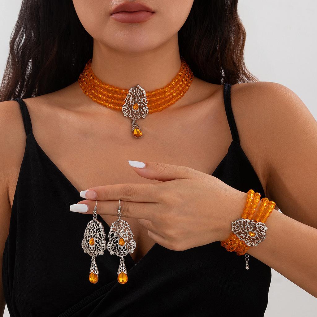 Flerlags perlesmykkesett for kvinner Brud bryllupsbånd Elegante jenter Fargerike perler Anheng Kjede Halskjede Armbånd Ørepyntsett Luksussmykker