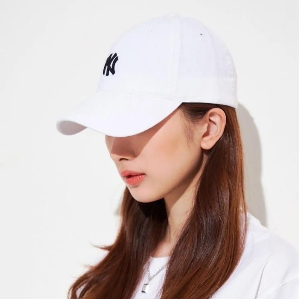 Common Rookie Unstructured Ball Cap New York Yankees (3ACP7701N-50WHS) FREE