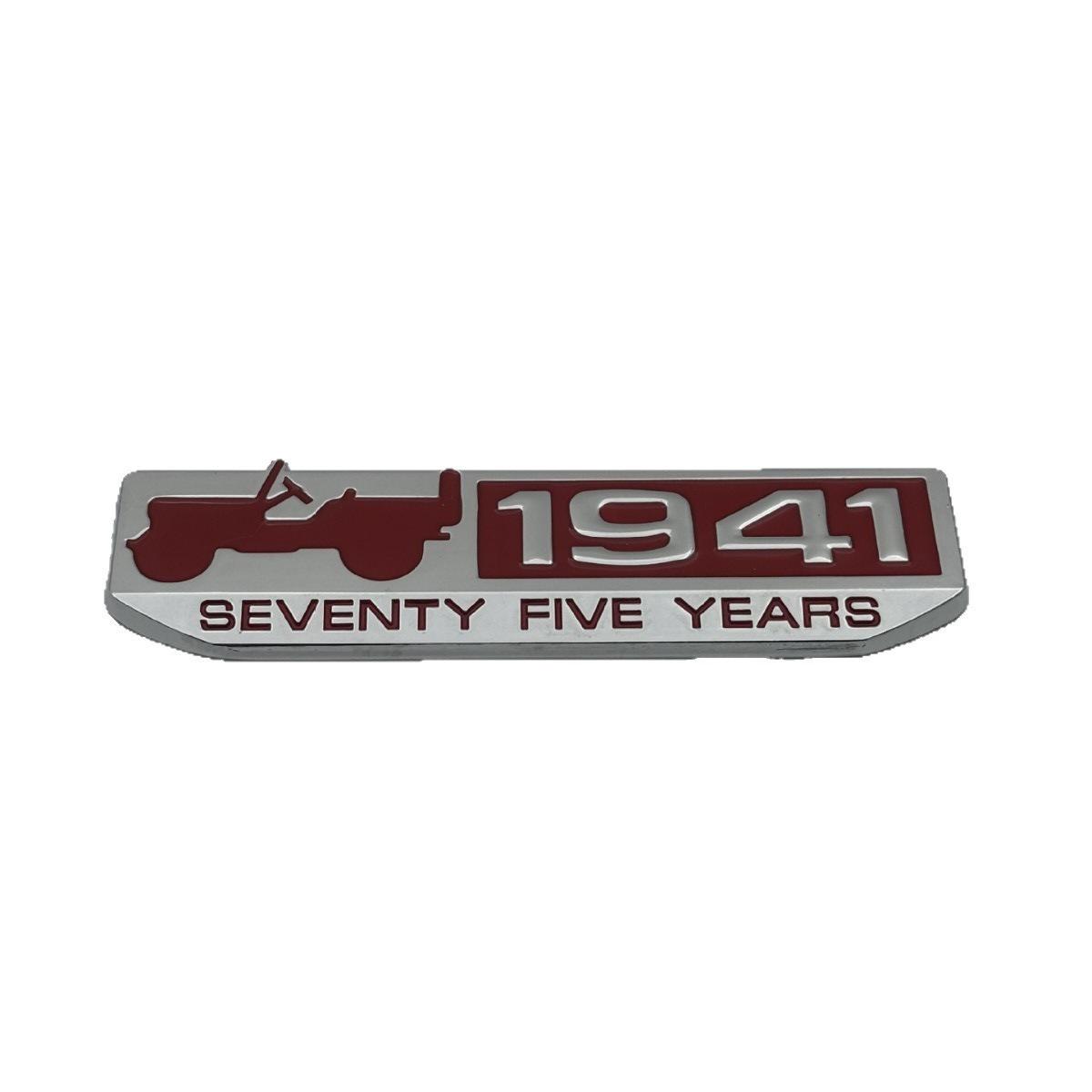 

Эмблема 75-летия Jeep Wrangler Compass 1941 года