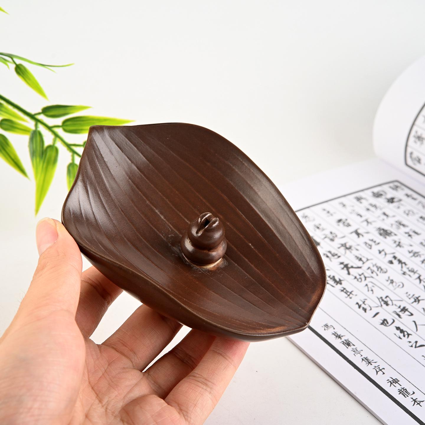 

Lotus Leaf Incense Holder: Ash-Free Base for Sandalwood and Agarwood Incense