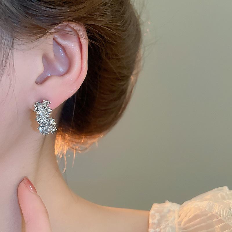 Luxury Shiny Zircon Hollow C-shaped Earrings for Women Exquisite Designed Hoop Earring Versatile Party Jewelry Accessories Gifts