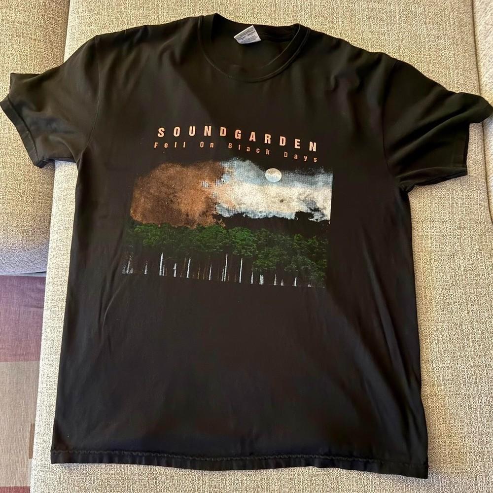 Soundgarden Fell on Black Days Black Unisex T shirt Short Sleeve tee NH22819 Unisex T-Shirt S