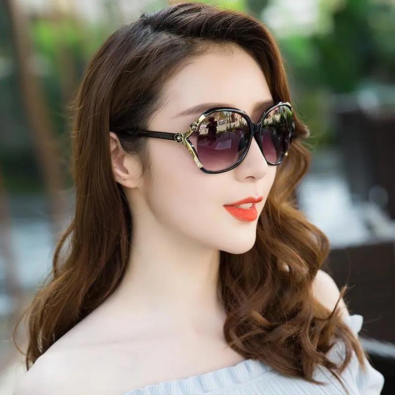 2022 European & American Women's Camellia Large Face Slimming UV Sunglasses