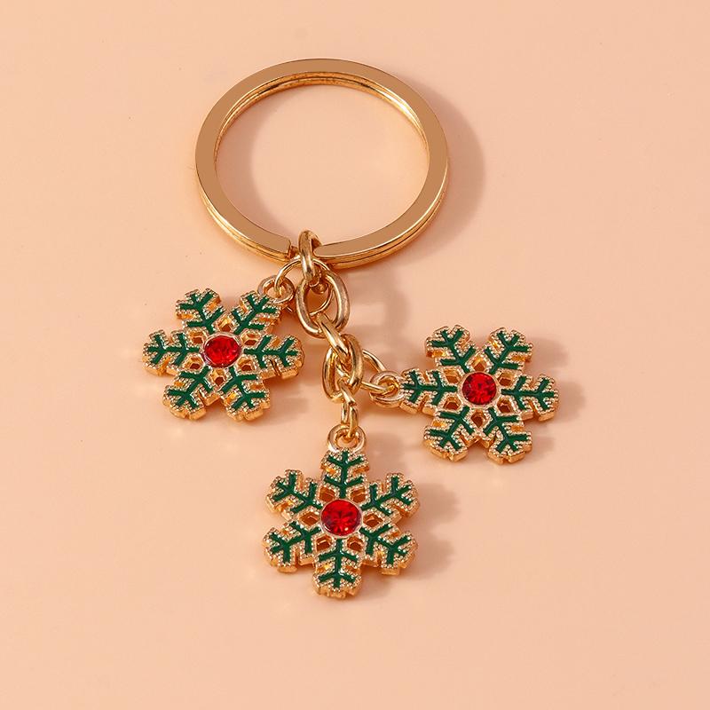 Pretty Christmas Tree Keychain Snowfake Key Ring Pendants for Key Holder Women Girls Handbag Charms DIY Jewelry Gifts