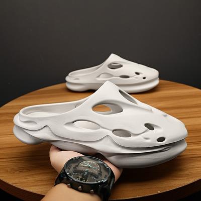 2024 New Men's Shoes Lightweight White Sandals Slippers Lightweight Leisure Luxury Sandals Indoor and Outdoor Beach Shoes