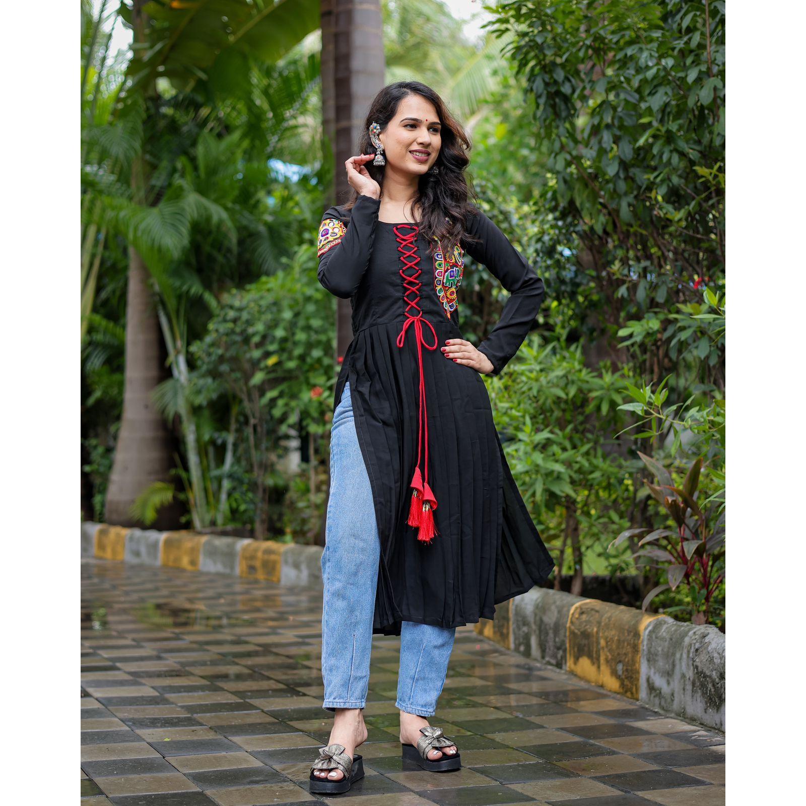 

Традиционный красивый дизайнер Gamthi Work Fiyona Fancy Kurti для женщин и девочек