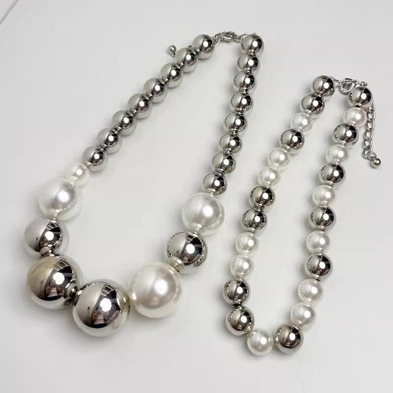 European and American exaggerated oversized pearl double-layer stacked ball beaded necklace women's 2025 new high-end collarbone chain
