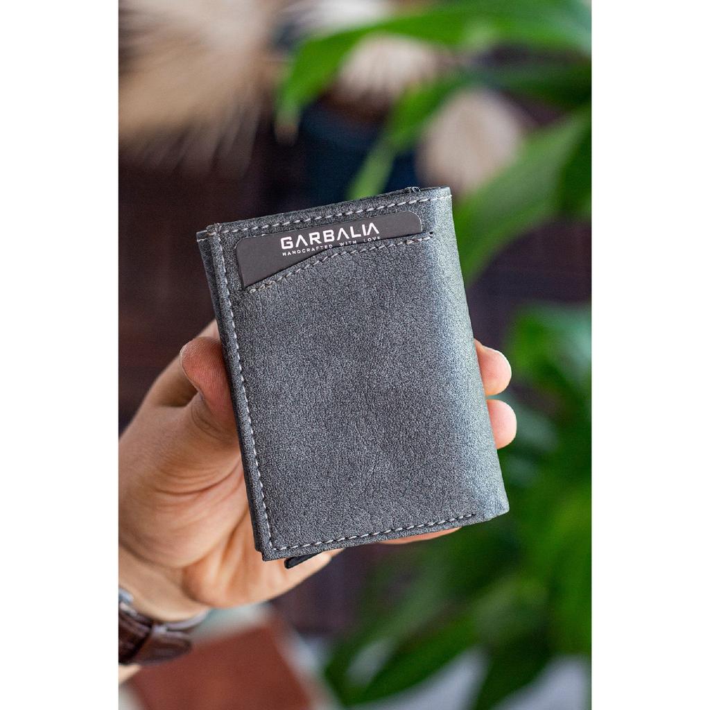 Schwarzes Kartenetui mit Lyons-Mechanismus